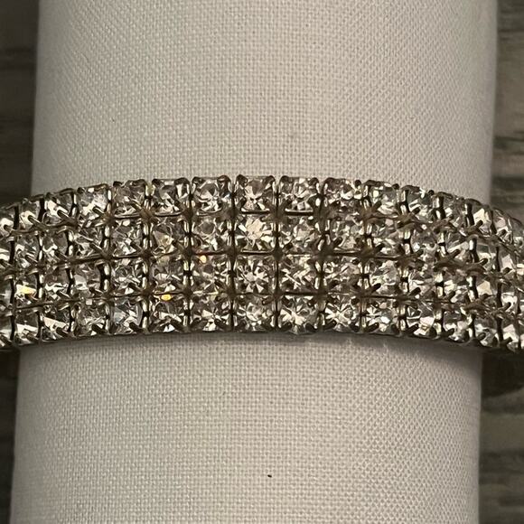 Clear Rhinestone Vintage Stretch Bracelet - Picture 6 of 6